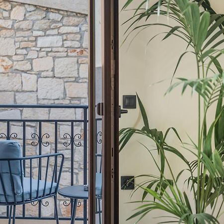 הרסוניסוס Achatis Suites מראה חיצוני תמונה
