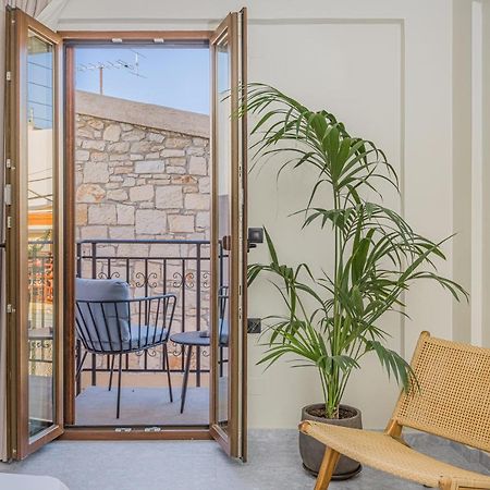 הרסוניסוס Achatis Suites מראה חיצוני תמונה