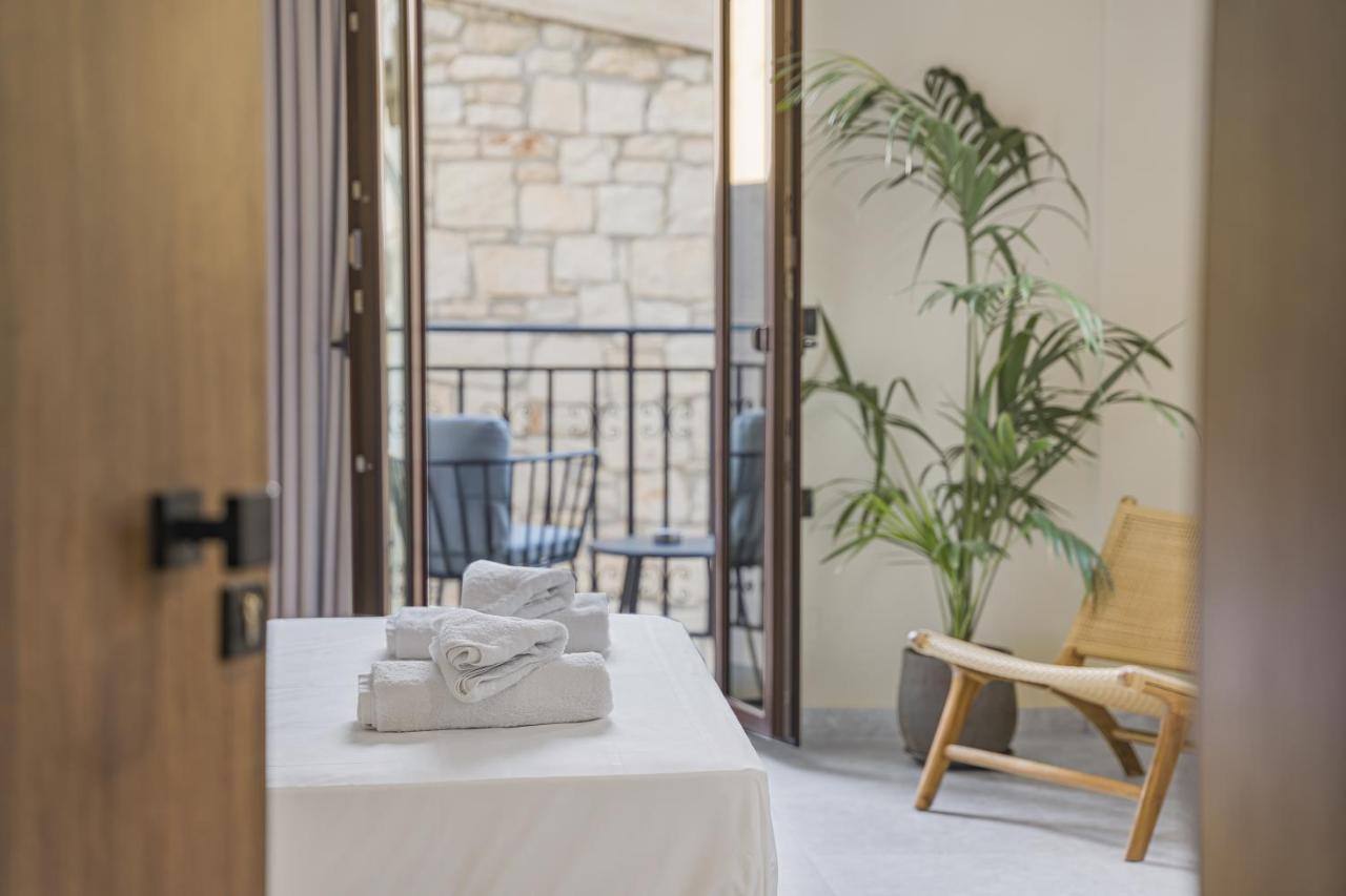 הרסוניסוס Achatis Suites מראה חיצוני תמונה