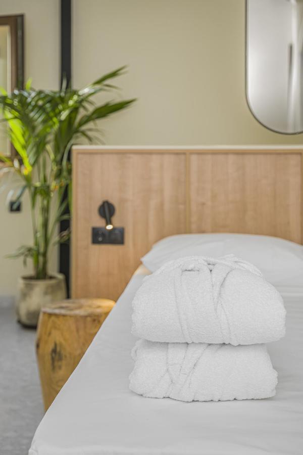 הרסוניסוס Achatis Suites מראה חיצוני תמונה